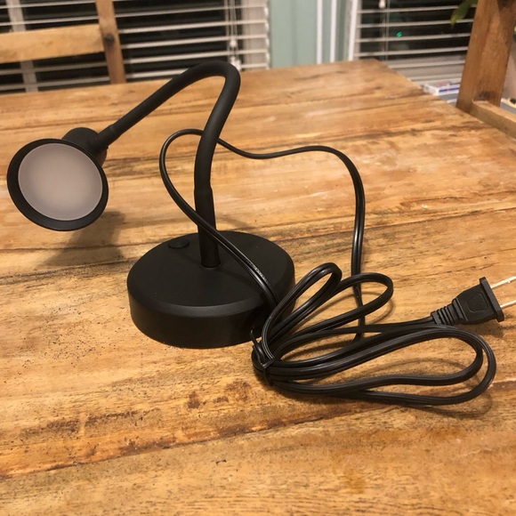 HOME LUMINAIRE Flexible LED Desk Lamp.  New In Box. - Picture 2 of 8